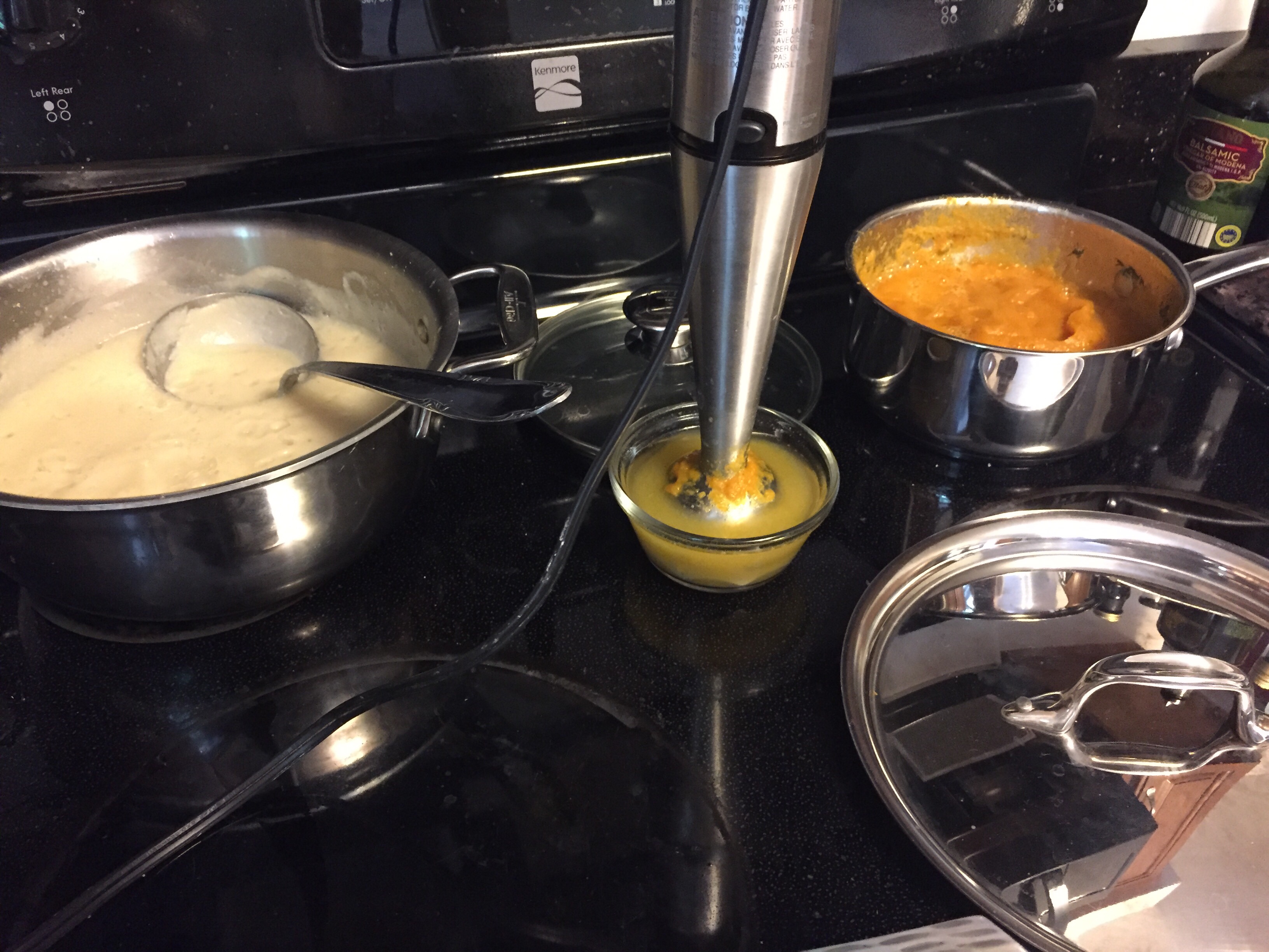 Purée Cauliflower and Carrots in pans