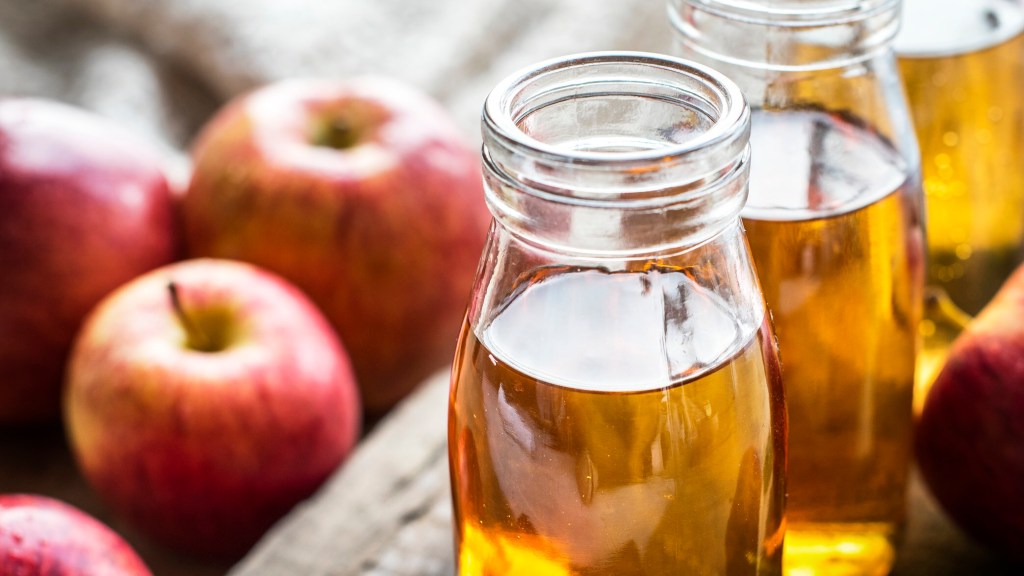 15 Reasons Why White Vinegar Is the Most Magical Household Ingredient | Food &&nbsp;Wine